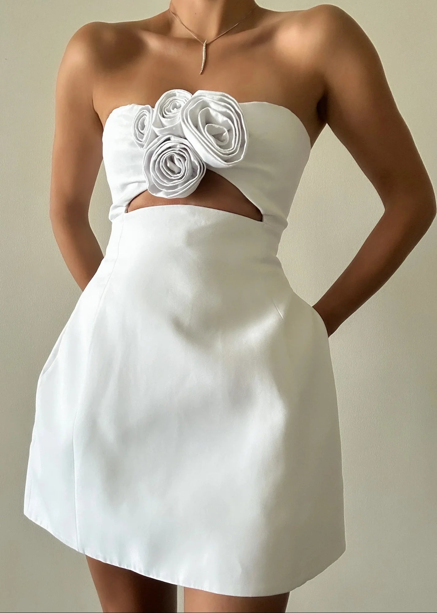 Elspeth | Robe cocktail bustier courte à fleurs pour femme