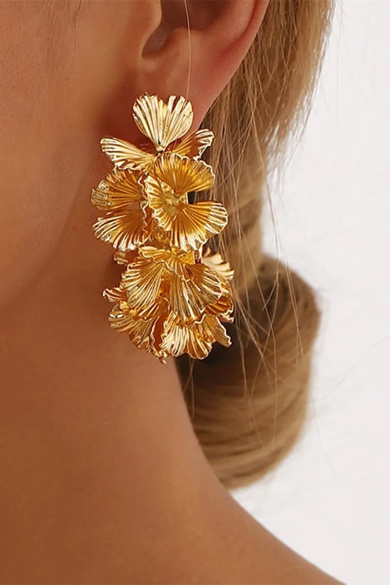 Olivia | Boucles d'oreilles fleuries en forme de C pour femme
