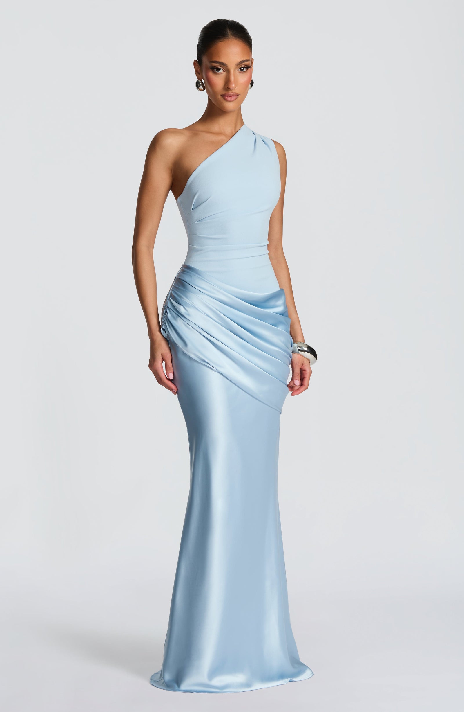 Ophelia | Robe longue asymétrique pour invitée de mariage