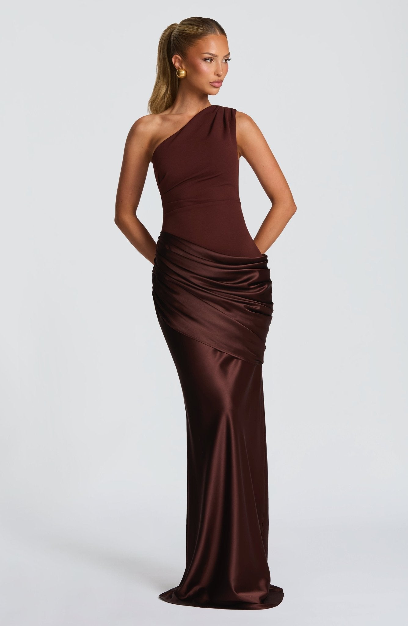 Ophelia | Robe longue asymétrique pour invitée de mariage